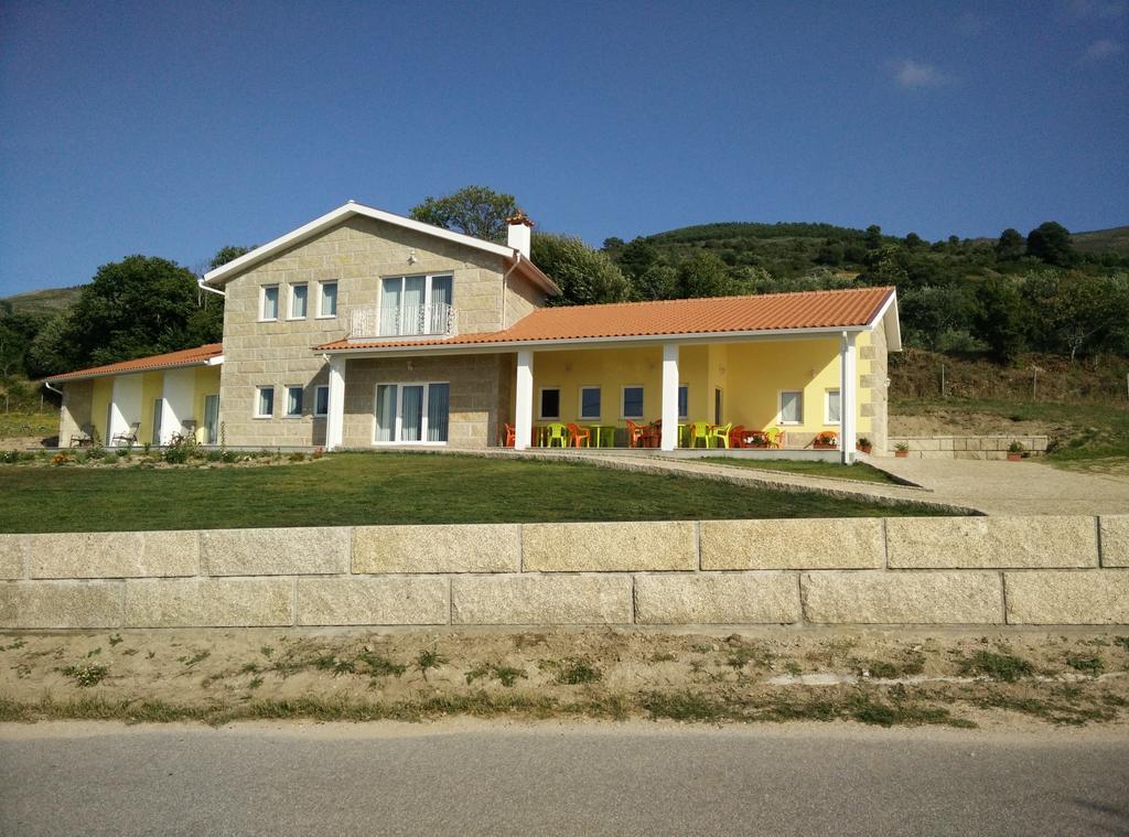 Agroturismo A Fidalga Acomodação com café da manhã Linhares  Exterior foto